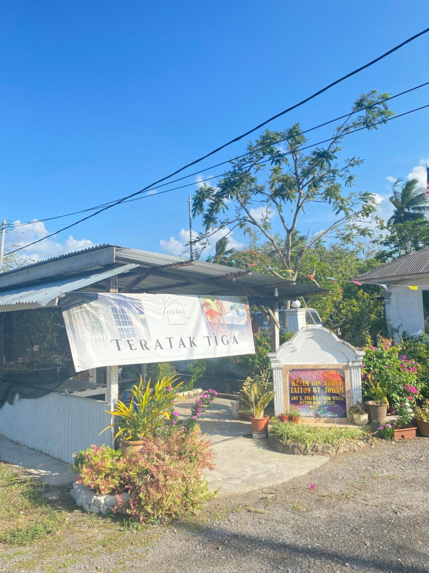 Teratak Tiga Homestay Padang Besar Kaki Bukit Екстер'єр фото